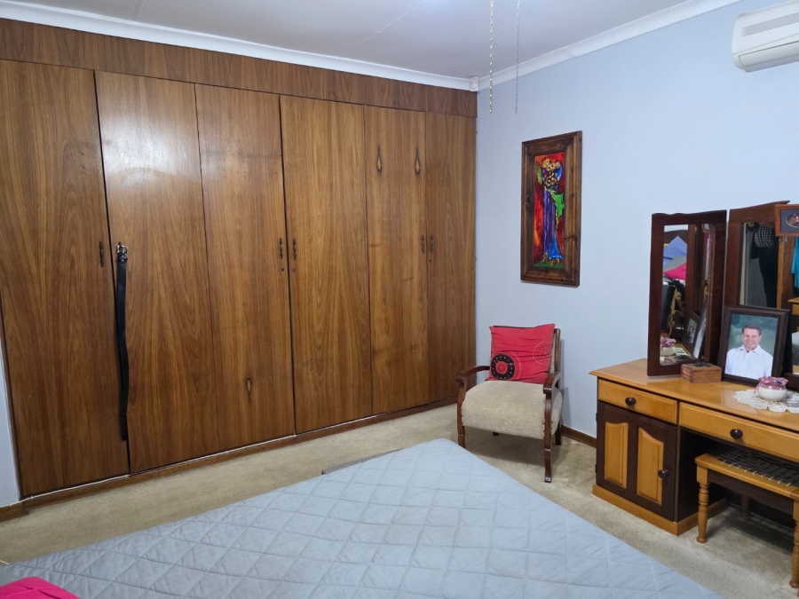 4 Bedroom Property for Sale in Heuwelsig Free State